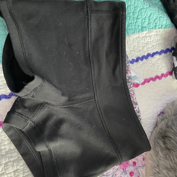 Ivivva reversible shorts - Picture 3 of 4